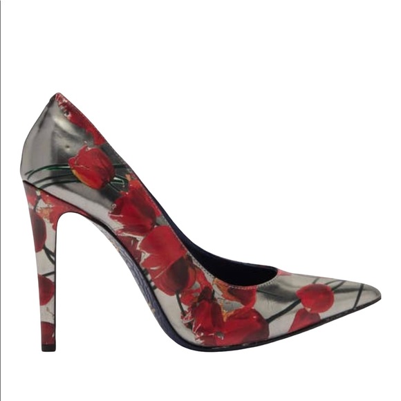 NWT Valentina Rangoni Romántico Printed Stiletto Pump. Size 7.5. Color: Aluminio - Picture 3 of 6